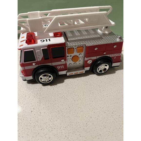 Goodbye Gear Maxx Action Fire Rescue Vehicle - With Lights and Sound - Picture 7 of 8